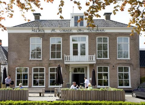 Bed-en-Breakfast-in-Nederland.nl | Herberg de Waard van Ternaard is een sfeervol hotel aan het dorpsplein van het Friese Ternaard. Geniet hier van de rust en ruimte, bezoek het restaurant en maak uitstapjes in de omgeving. | Ternaard | Bed & Breakfast | Friesland